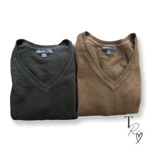 Gap Maternity Bundle of 2 V-Neck Angora Blend Lightweight Sweaters Size Small